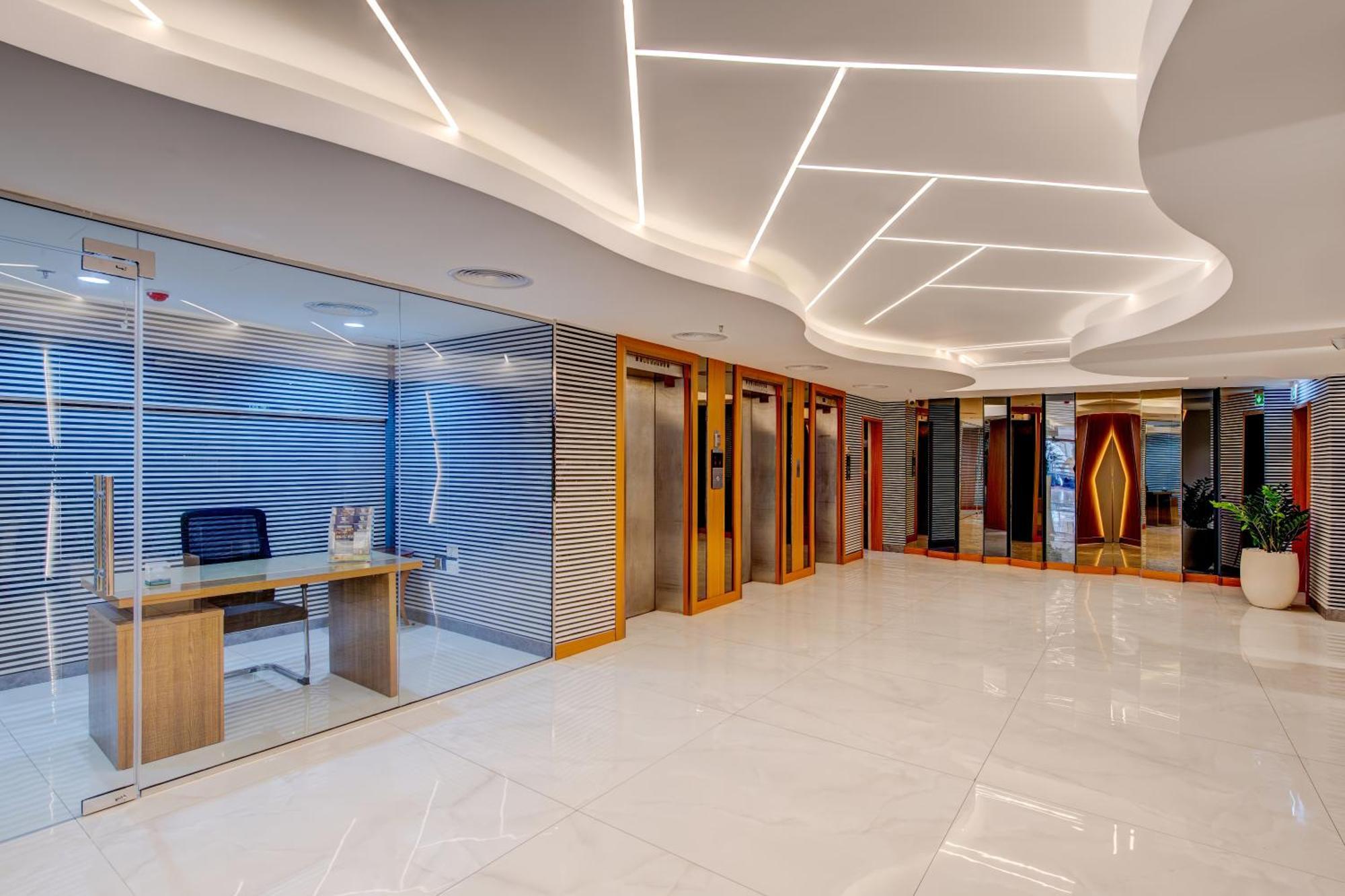 Vendome Plaza Hotel Dubai Exteriör bild